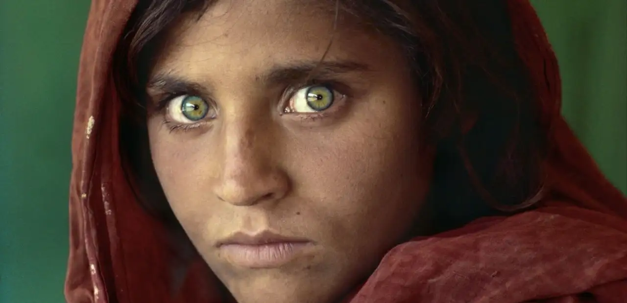 Afgan Kızı (Afghan Girl) - Steve McCurry