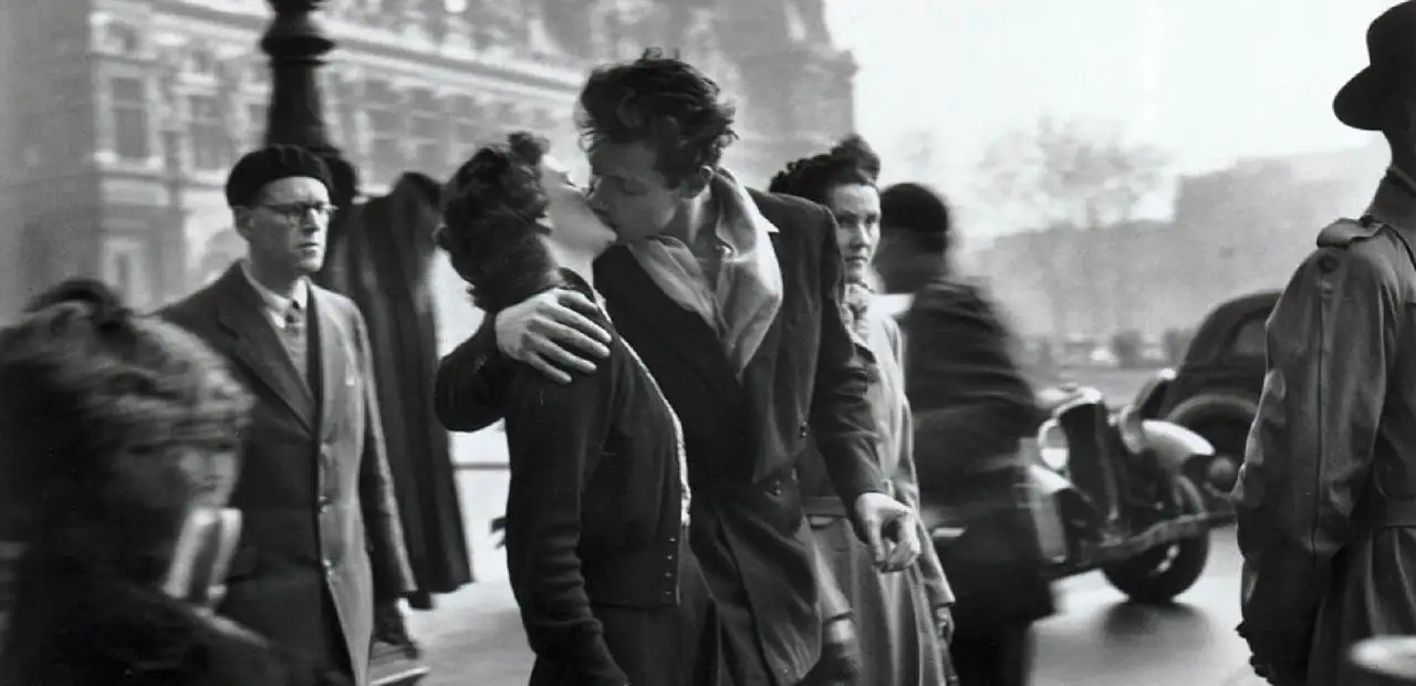 Le Baiser de l’Hotel de Ville - Robert Doisneau